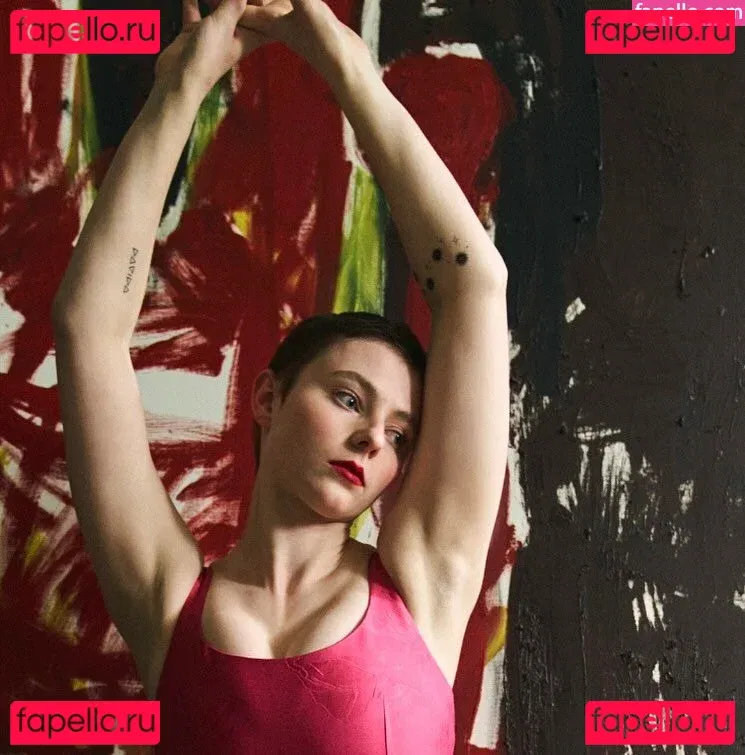 Thomasin Mckenzie Onlyfans Photo Gallery 