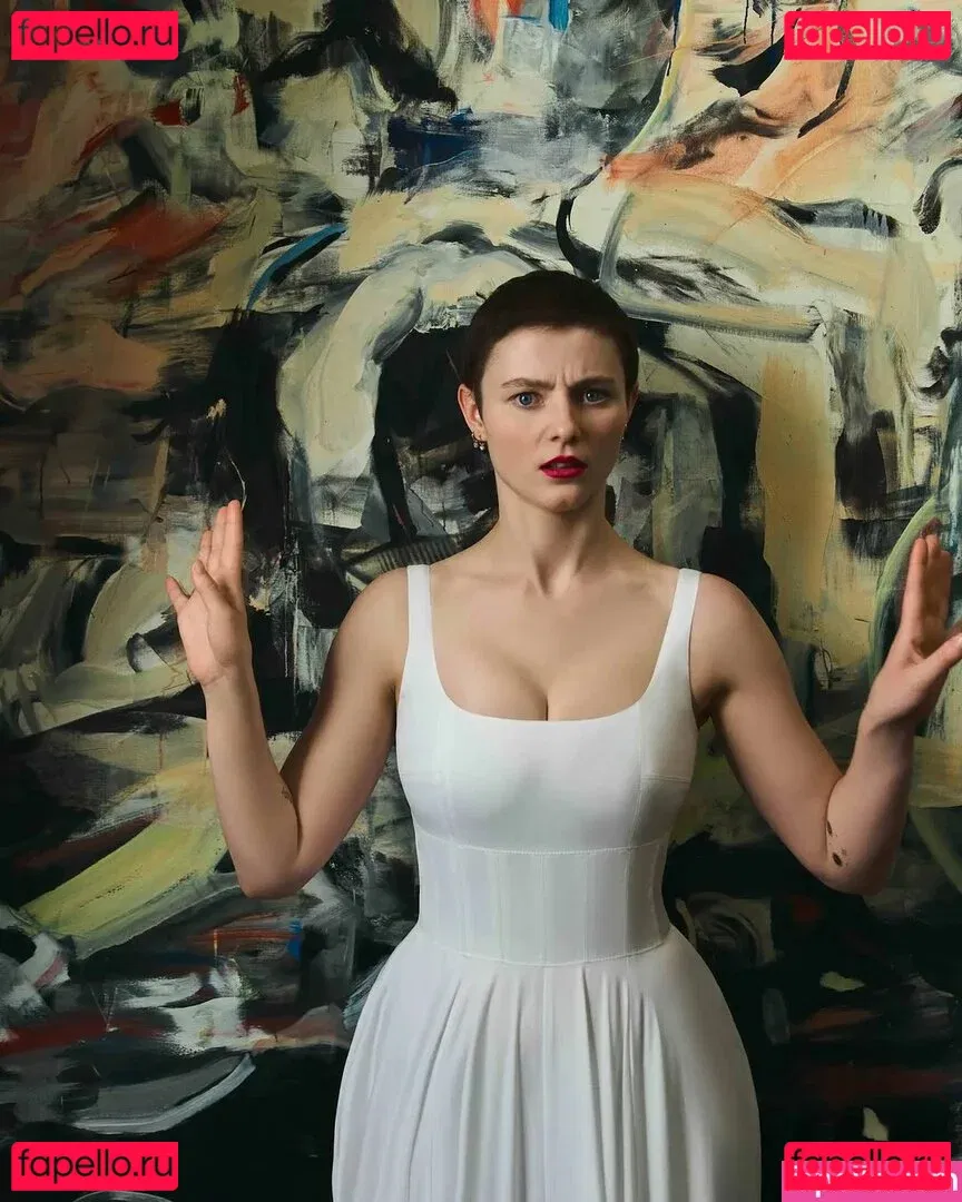 Thomasin Mckenzie Onlyfans Photo Gallery 