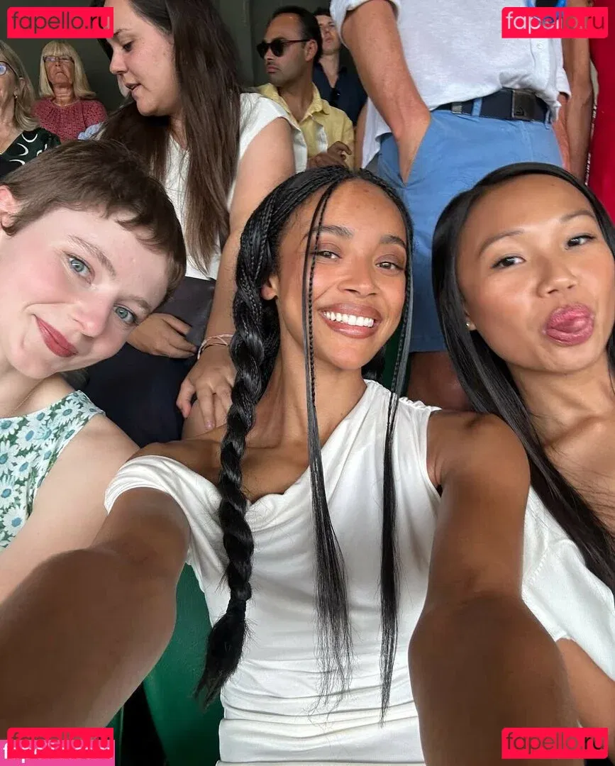 Thomasin Mckenzie Onlyfans Photo Gallery 