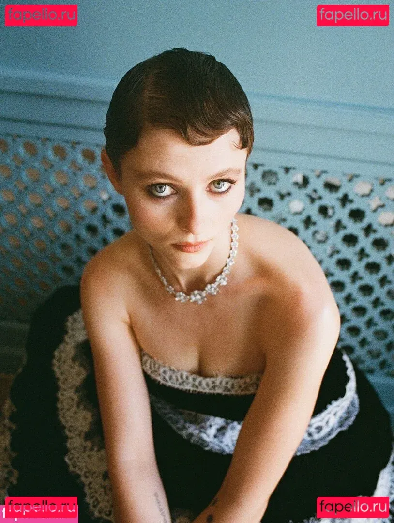 Thomasin Mckenzie Onlyfans Photo Gallery 