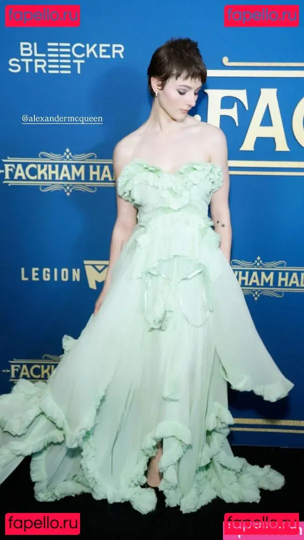 Thomasin Mckenzie Onlyfans Photo Gallery 