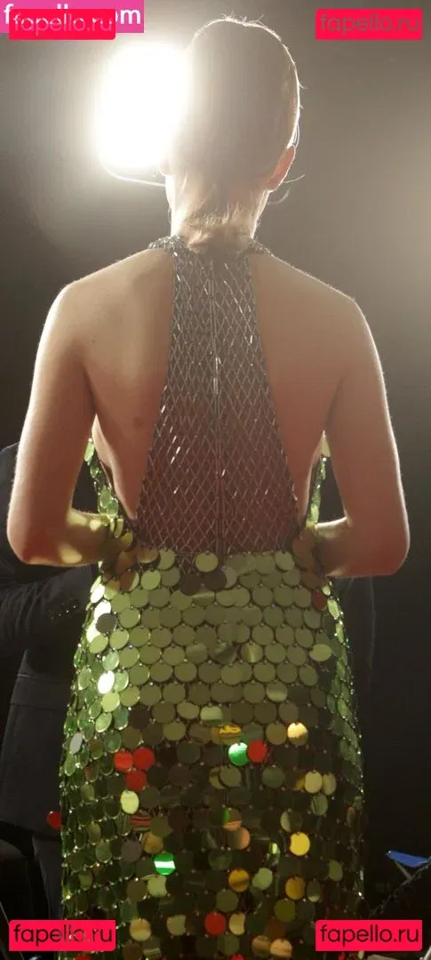 Thomasin Mckenzie Onlyfans Photo Gallery 