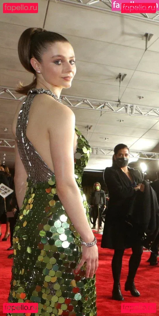 Thomasin Mckenzie Onlyfans Photo Gallery 