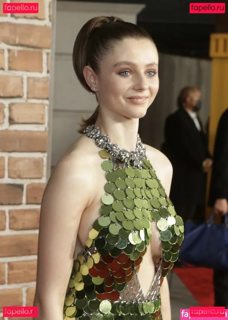 Thomasin Mckenzie Onlyfans Photo Gallery 