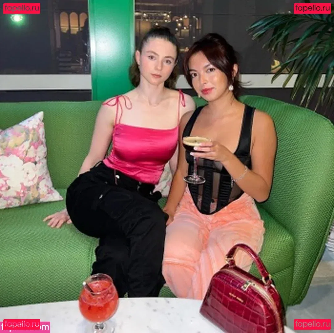 Thomasin Mckenzie Onlyfans Photo Gallery 