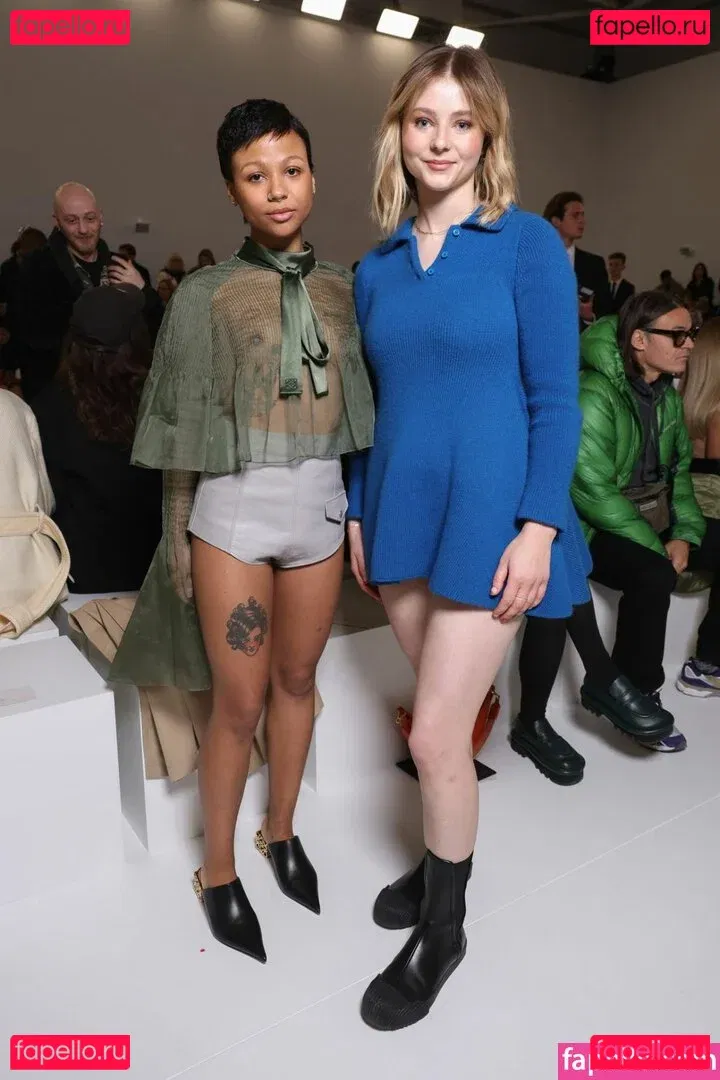 Thomasin Mckenzie Onlyfans Photo Gallery 