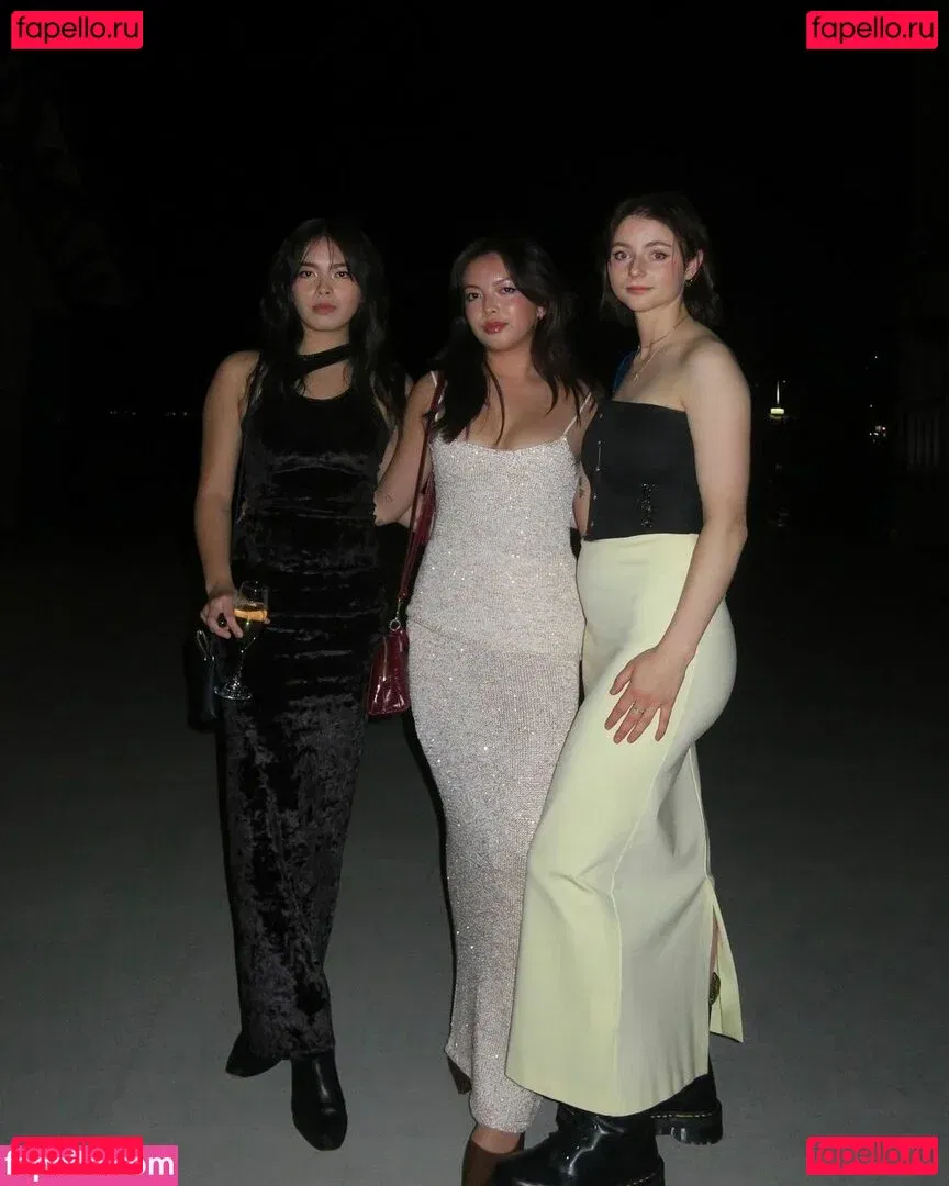 Thomasin Mckenzie Onlyfans Photo Gallery 