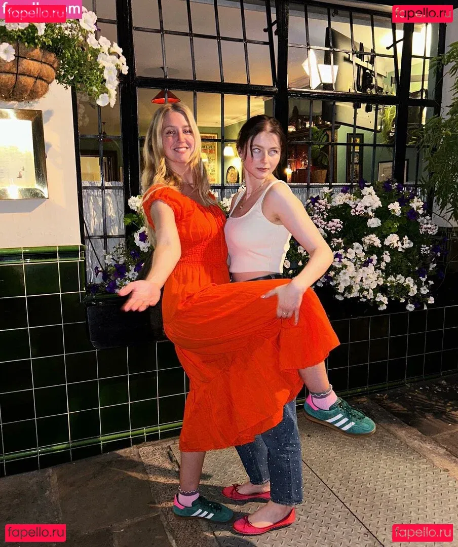 Thomasin Mckenzie Onlyfans Photo Gallery 