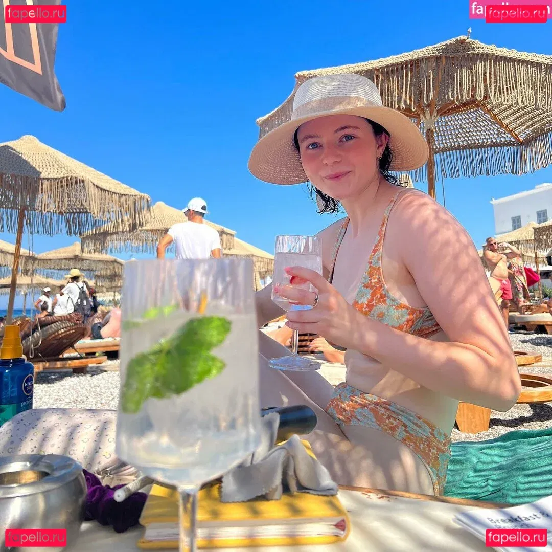 Thomasin Mckenzie Onlyfans Photo Gallery 