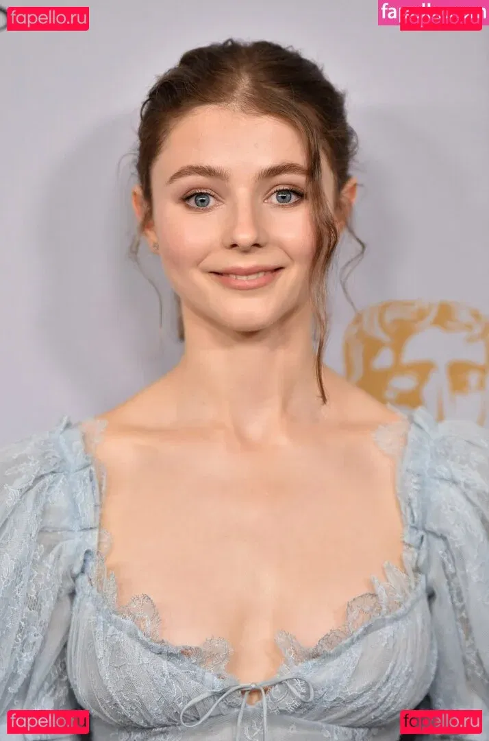 Thomasin Mckenzie Onlyfans Photo Gallery 
