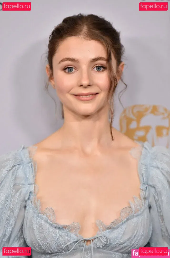 Thomasin Mckenzie Onlyfans Photo Gallery 