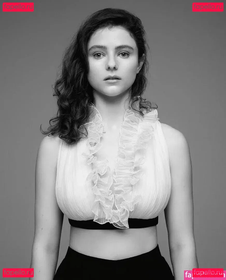 Thomasin Mckenzie Onlyfans Photo Gallery 