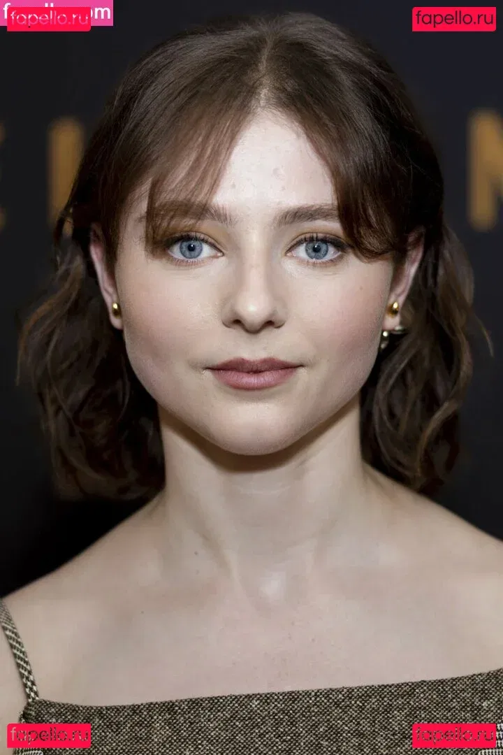 Thomasin Mckenzie Onlyfans Photo Gallery 