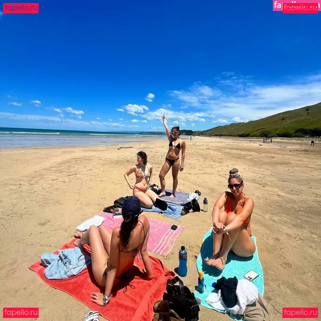 Thomasin Mckenzie Onlyfans Photo Gallery 