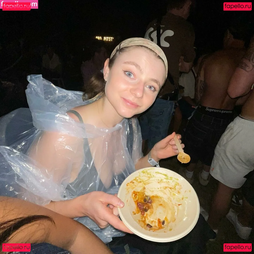 Thomasin Mckenzie Onlyfans Photo Gallery 