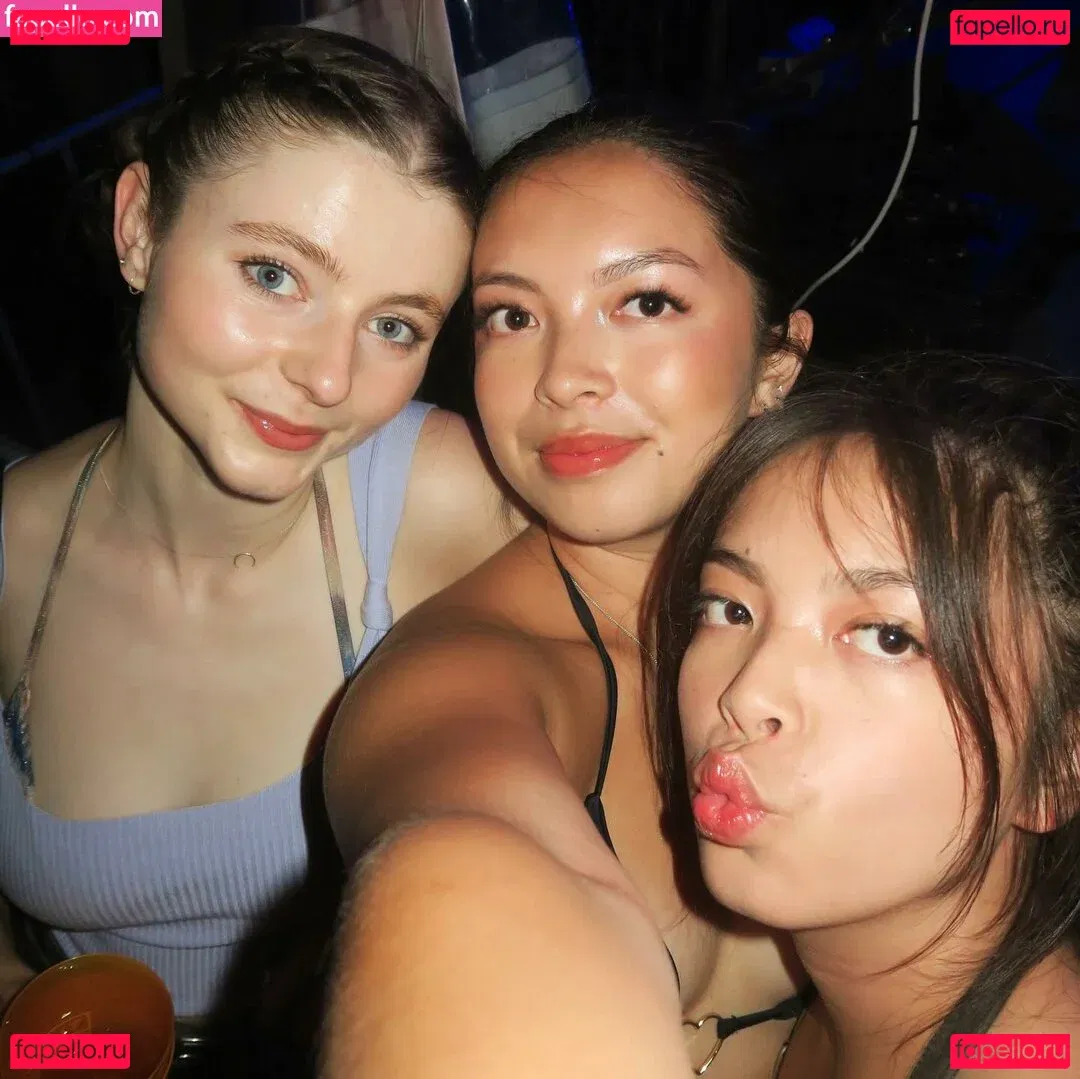 Thomasin Mckenzie Onlyfans Photo Gallery 