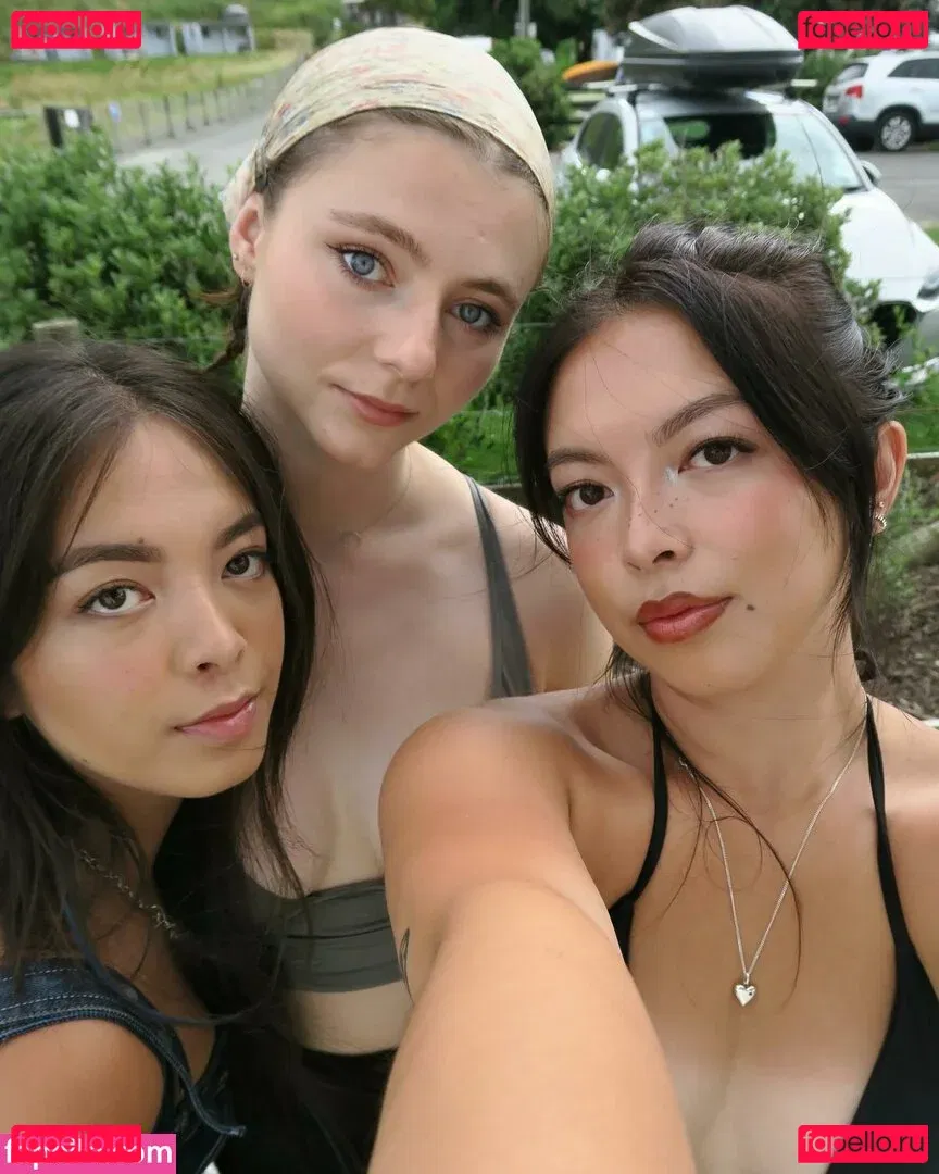 Thomasin Mckenzie Onlyfans Photo Gallery 