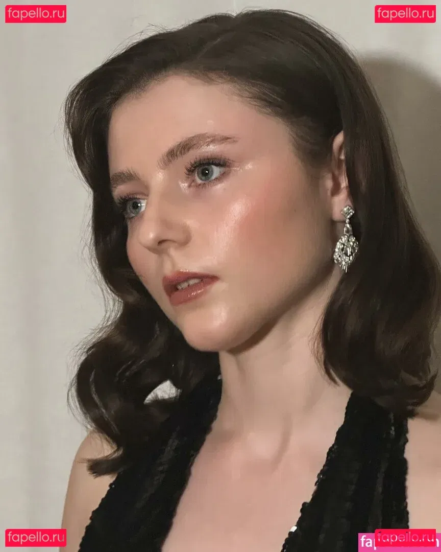 Thomasin Mckenzie Onlyfans Photo Gallery 