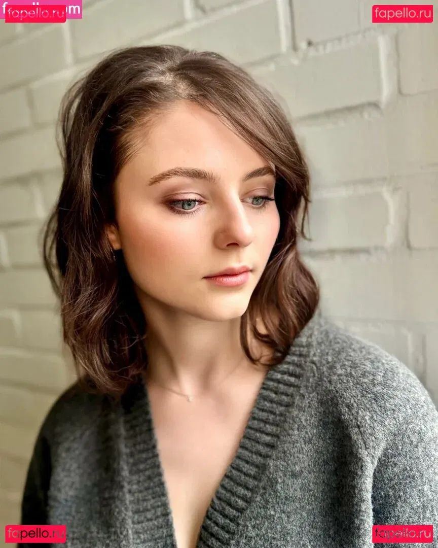Thomasin Mckenzie Onlyfans Photo Gallery 