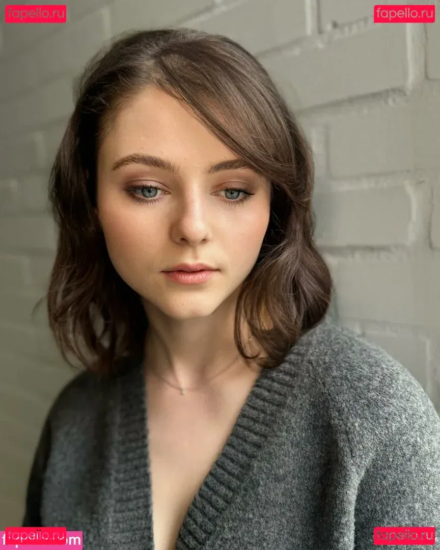 Thomasin Mckenzie Onlyfans Photo Gallery 