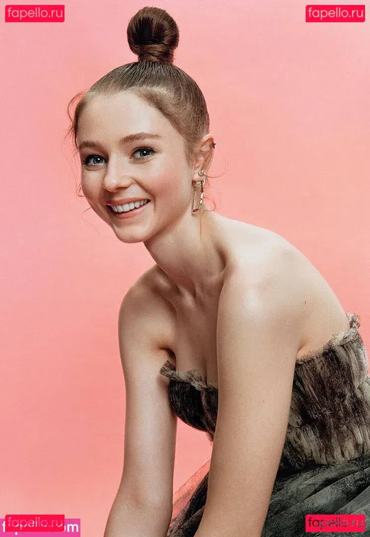 Thomasin Mckenzie Onlyfans Photo Gallery 