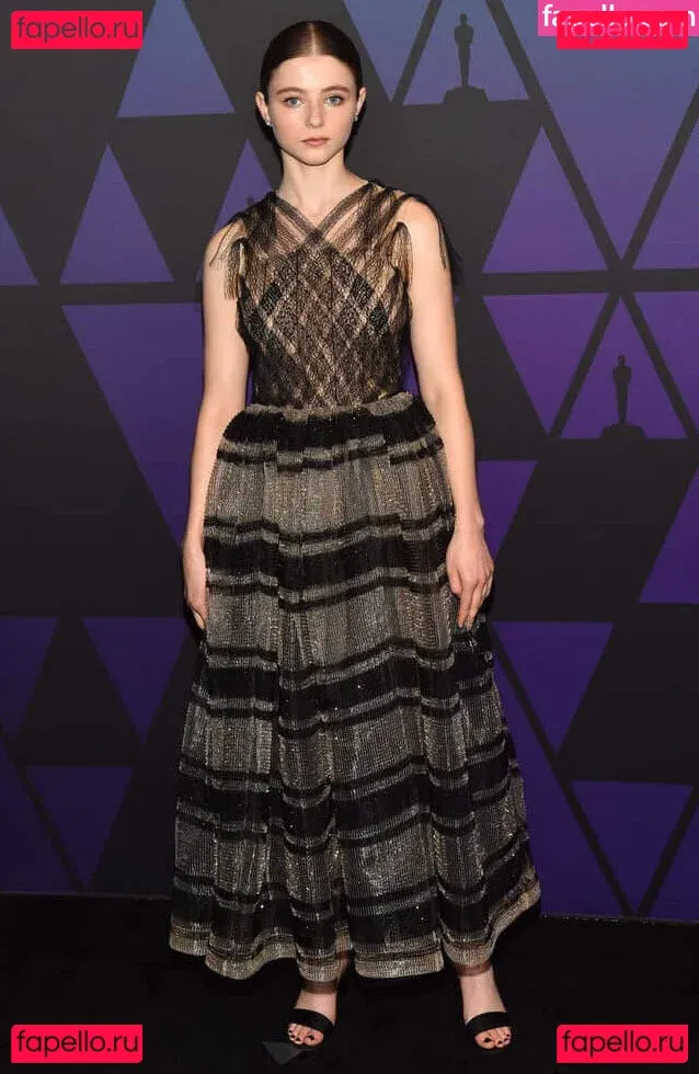 Thomasin Mckenzie Onlyfans Photo Gallery 