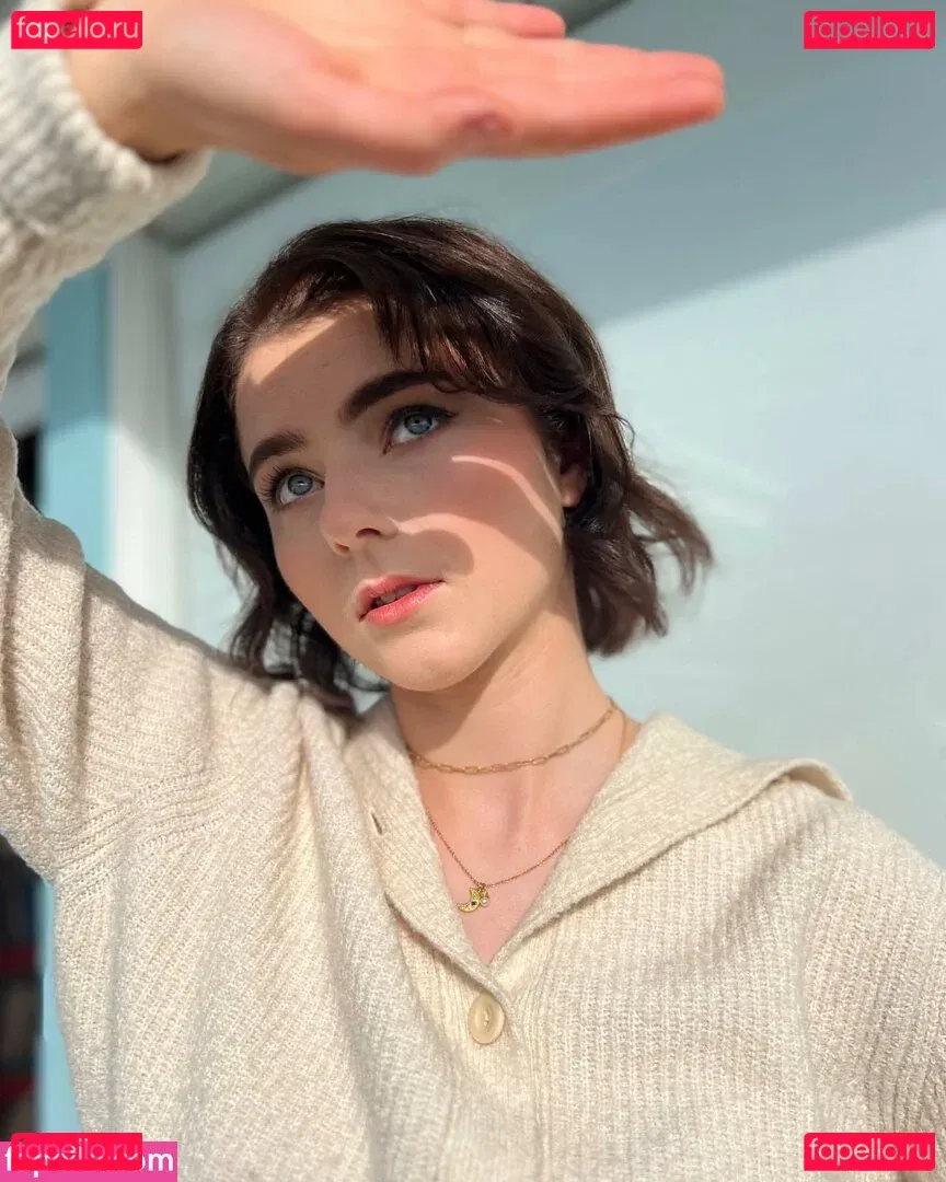 Thomasin Mckenzie Onlyfans Photo Gallery 