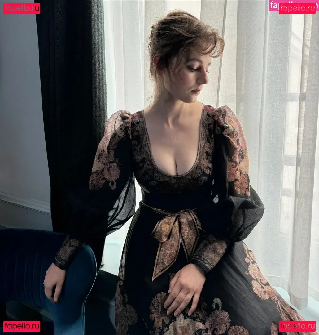 Thomasin Mckenzie Onlyfans Photo Gallery 