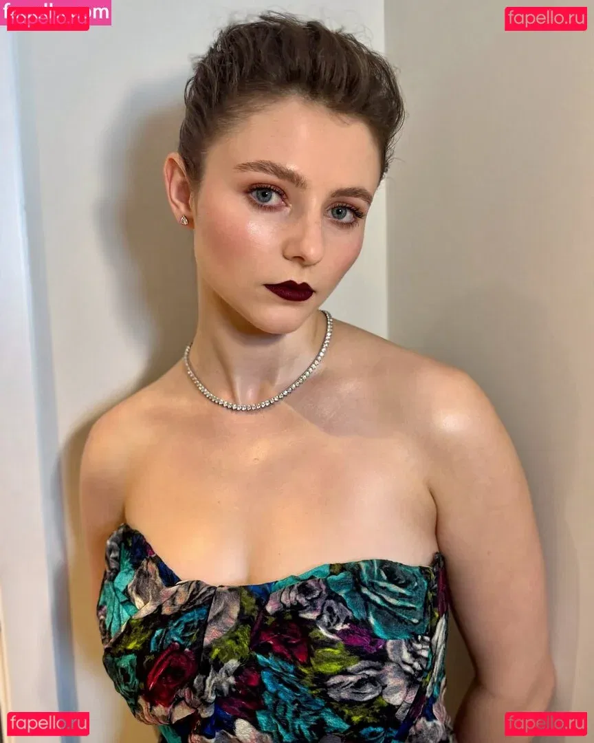 Thomasin Mckenzie Onlyfans Photo Gallery 