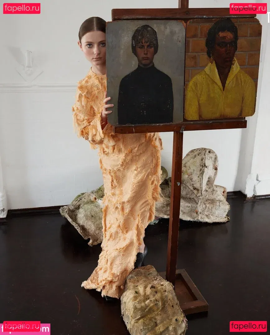 Thomasin Mckenzie Onlyfans Photo Gallery 