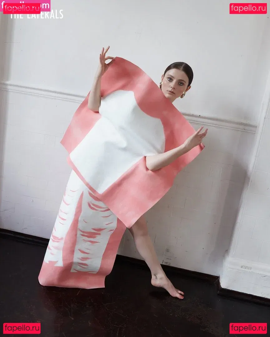 Thomasin Mckenzie Onlyfans Photo Gallery 