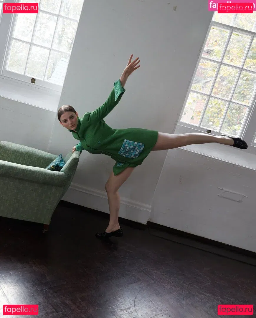 Thomasin Mckenzie Onlyfans Photo Gallery 