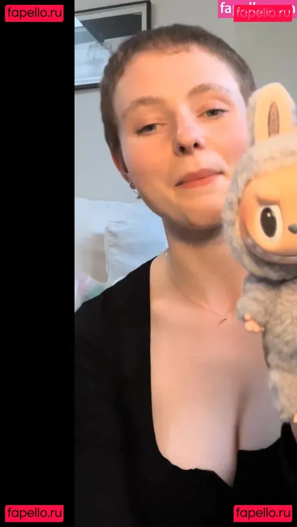 Thomasin Mckenzie Onlyfans Photo Gallery 