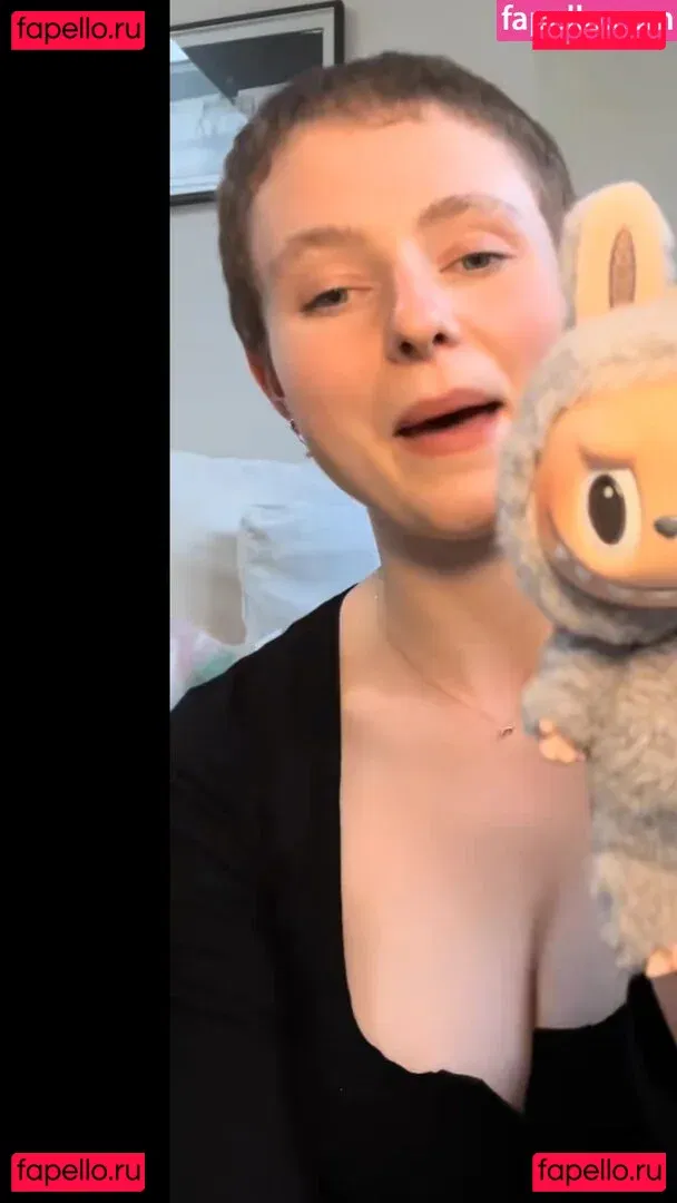 Thomasin Mckenzie Onlyfans Photo Gallery 