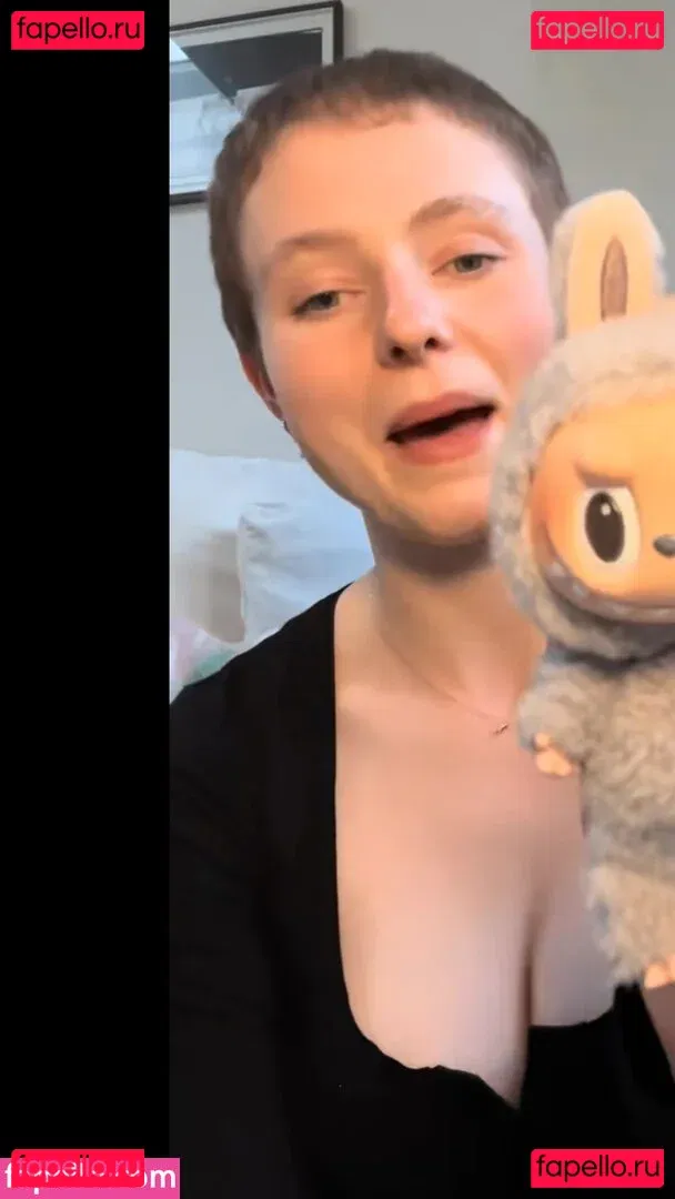 Thomasin Mckenzie Onlyfans Photo Gallery 