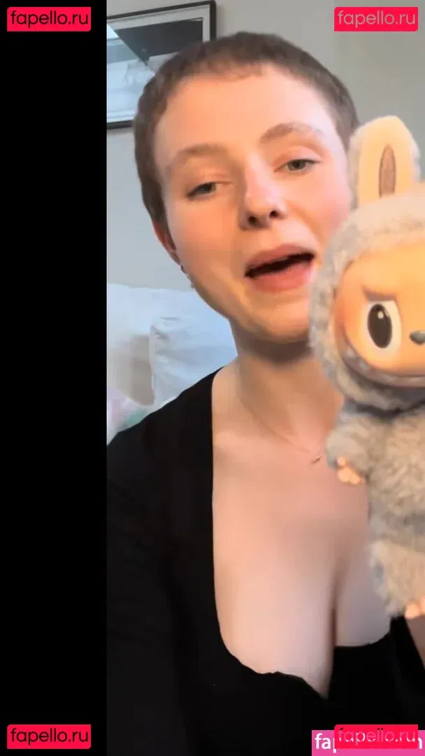 Thomasin Mckenzie Onlyfans Photo Gallery 