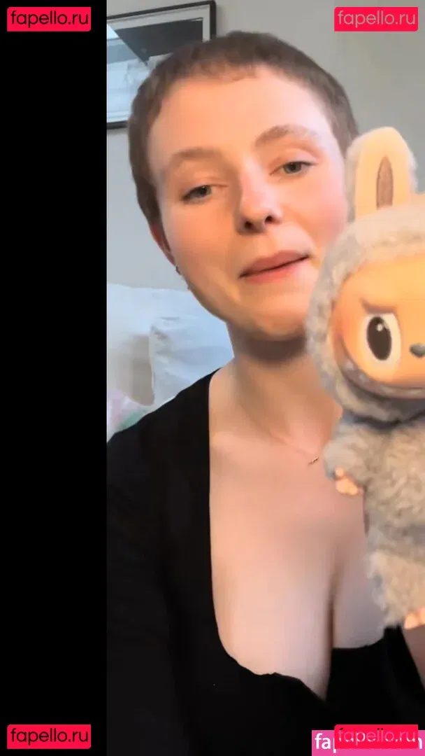 Thomasin Mckenzie Onlyfans Photo Gallery 