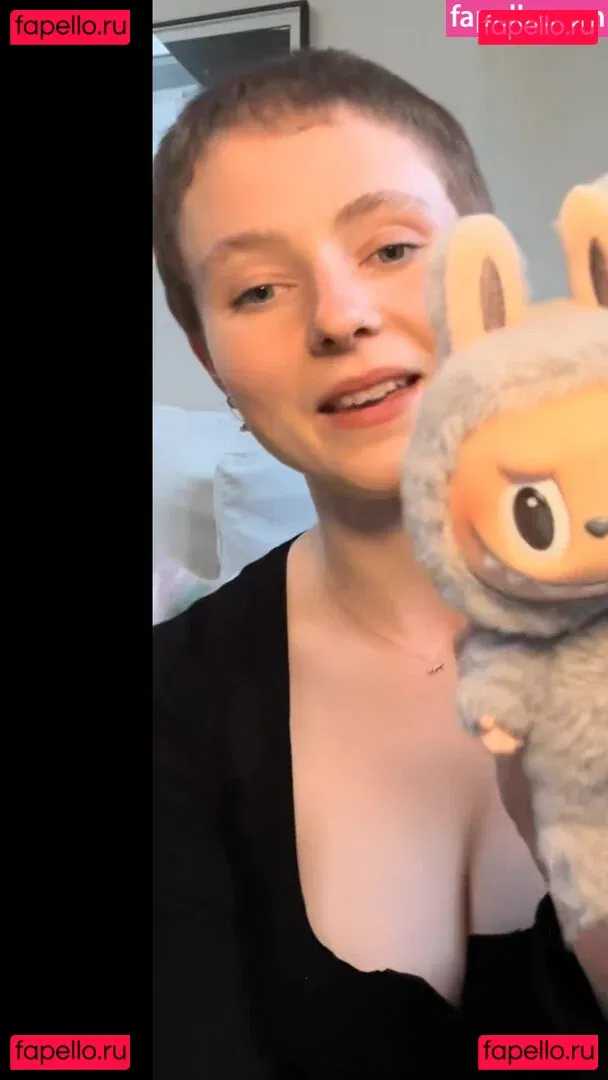 Thomasin Mckenzie Onlyfans Photo Gallery 