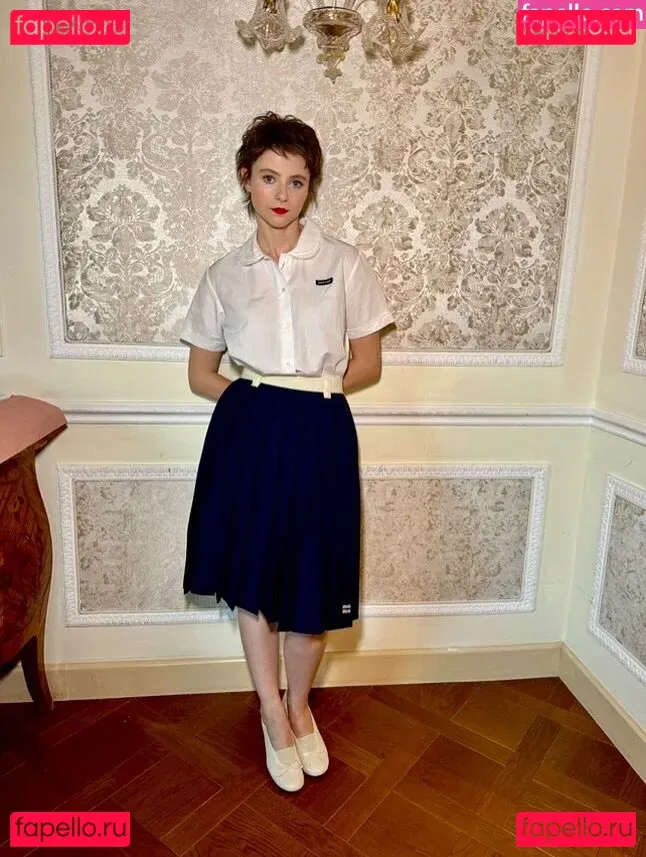 Thomasin Mckenzie Onlyfans Photo Gallery 