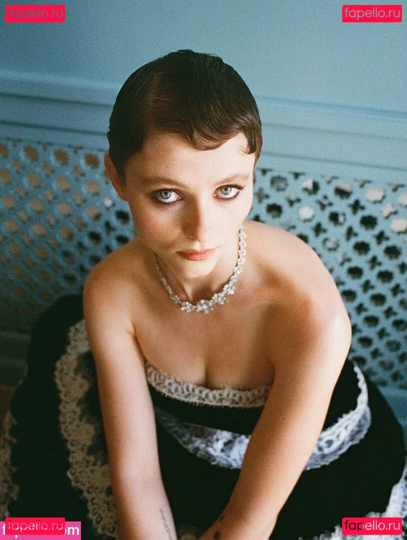 Thomasin Mckenzie Onlyfans Photo Gallery 