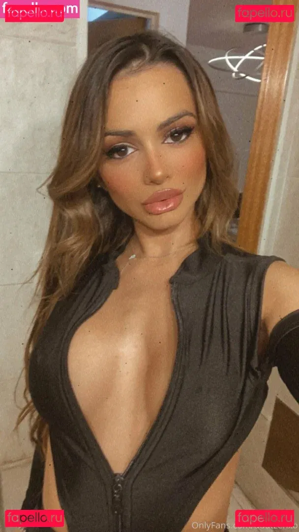 Doutzen Onlyfans Photo Gallery 