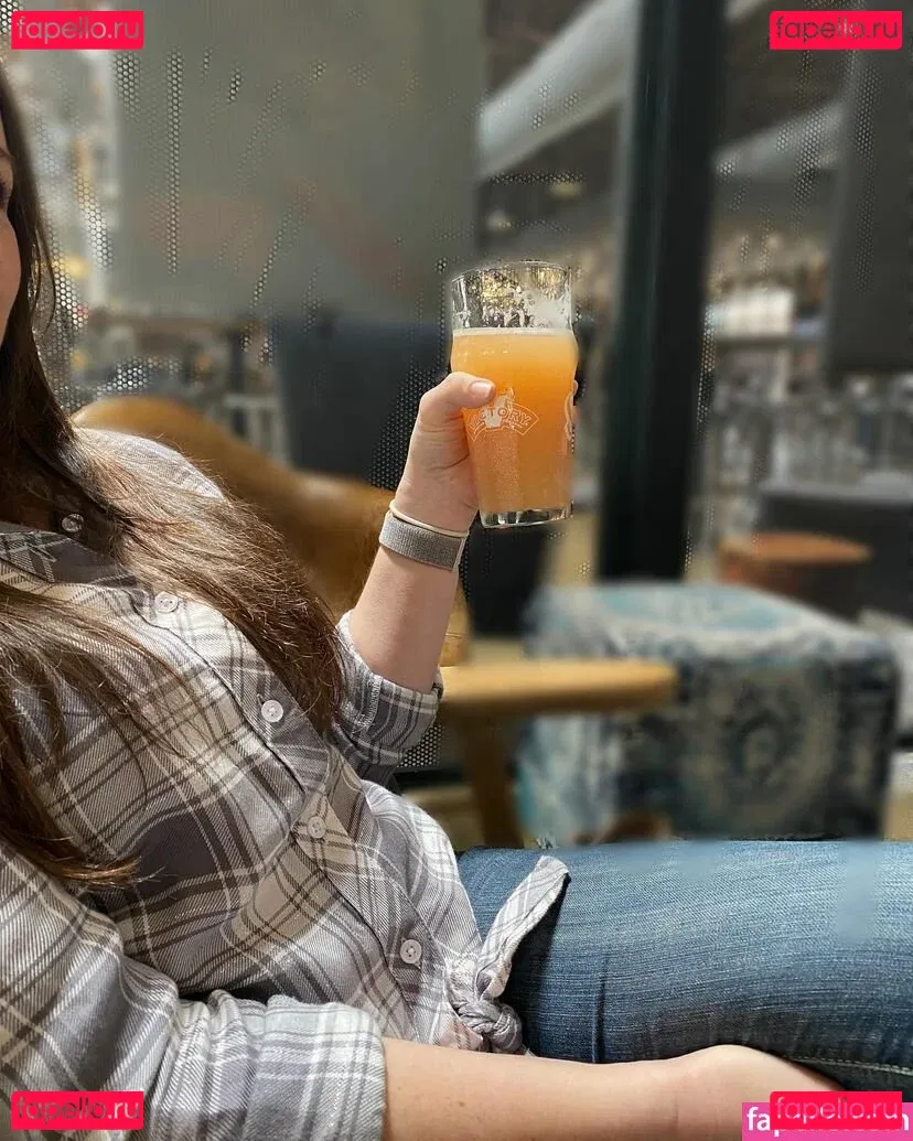 NipplyNurse Onlyfans Photo Gallery 