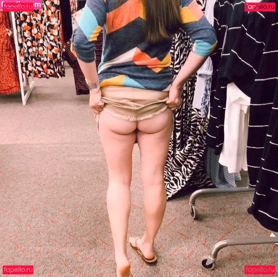 NipplyNurse Onlyfans Photo Gallery 