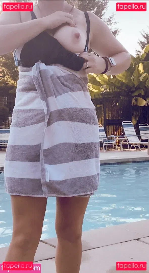 NipplyNurse Onlyfans Photo Gallery 