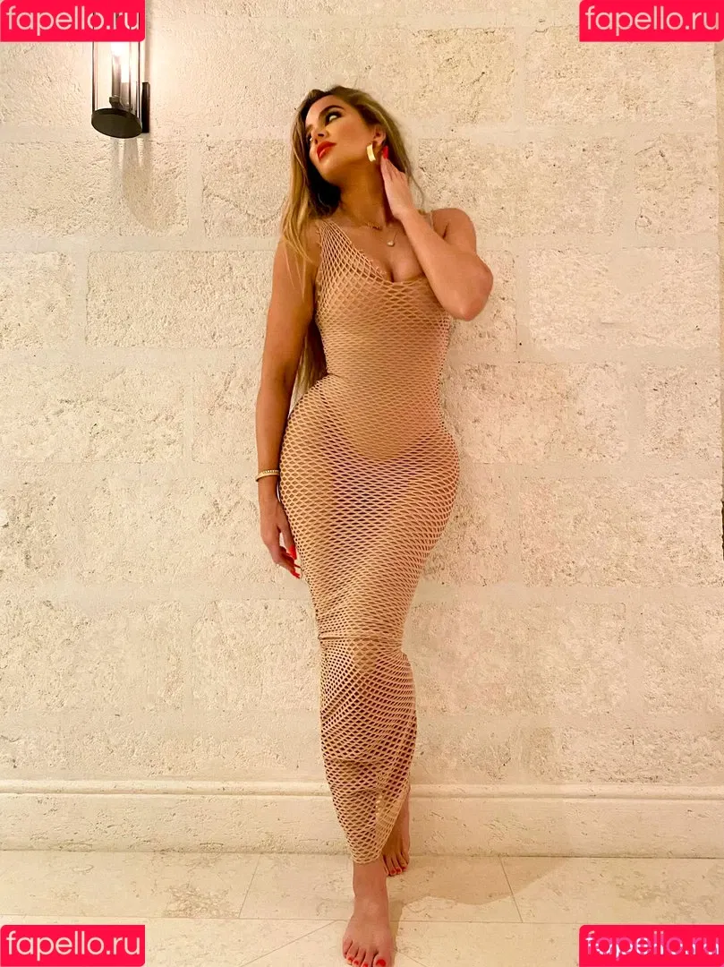 Khloe Kardashian Onlyfans Photo Gallery 