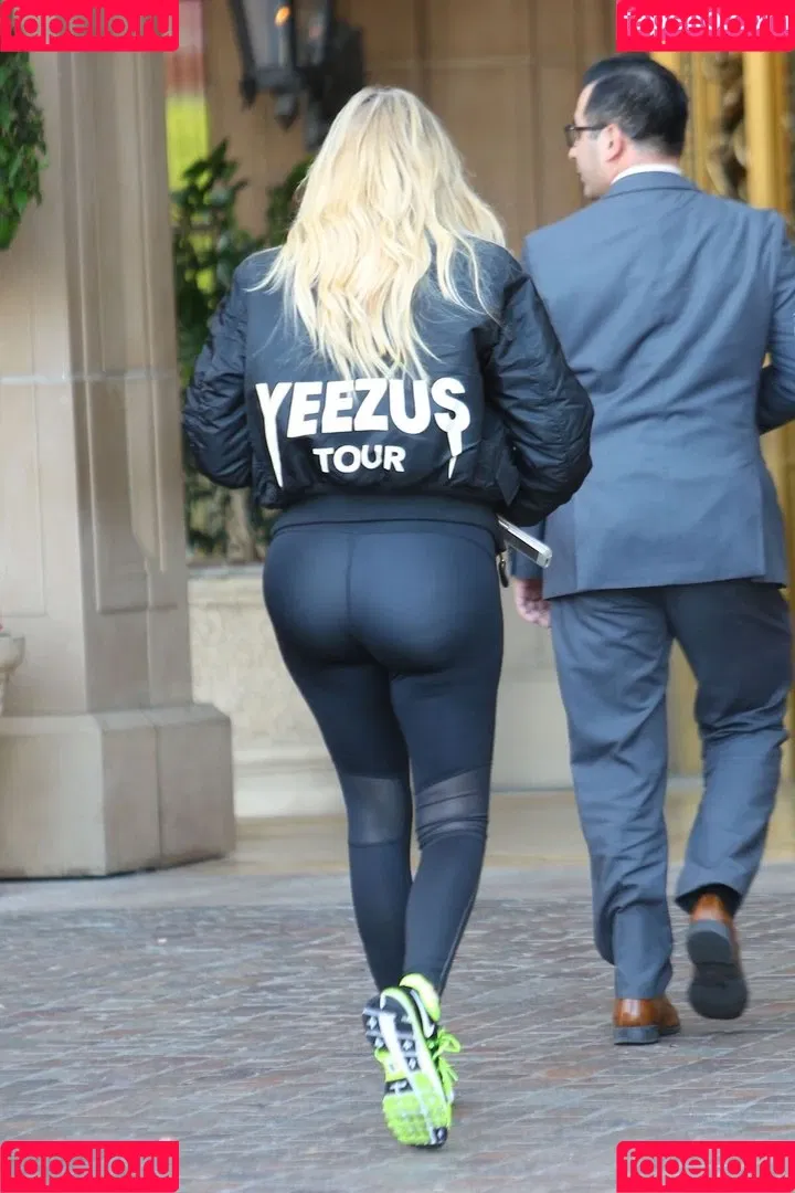 Khloe Kardashian Onlyfans Photo Gallery 