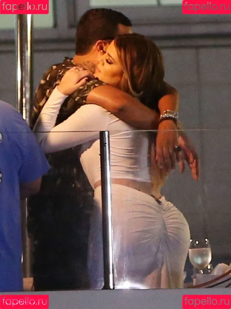 Khloe Kardashian Onlyfans Photo Gallery 