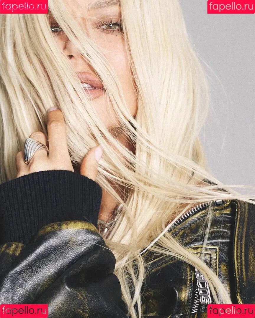 Khloe Kardashian Onlyfans Photo Gallery 