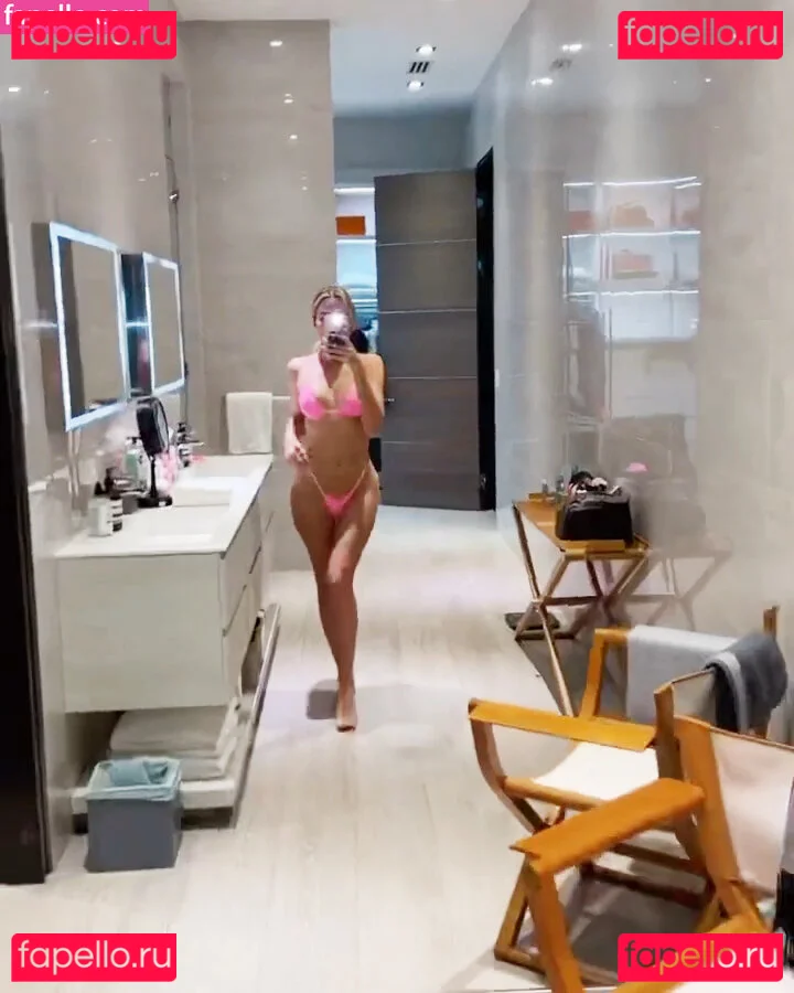 Khloe Kardashian Onlyfans Photo Gallery 