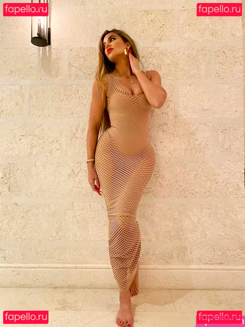 Khloe Kardashian Onlyfans Photo Gallery 